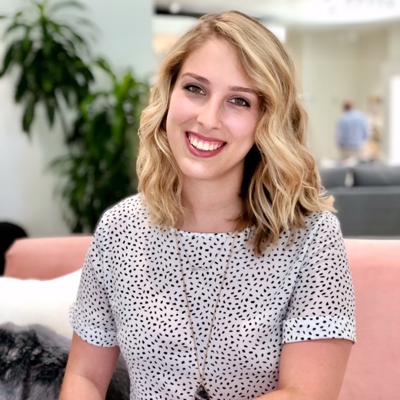 Meet your Posher, Stephanie - Picture 2 of 2